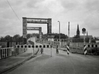 Stillgelegte Hebebrücke  CHINON  Auto 3001 Multifocus, Kentmere Pan 400  - 04.05.2026 -