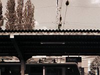 Warten auf den Zug - Bahnhof Wesel  Yashica FR1, 2.8/28, Rollei  Retro 100/64