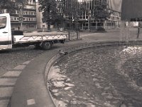 Die Ente am Stadtbrunnen  Pentax 645N, SMC-A  2.8/45, Gelbfilter, Bergger Pancro 400@250 -