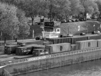 Container und Wasserstand  PENTAX K-3 Mark III Monochrome SMC PENTAX-FA F1.8/77 Limited  - 06.11.2025 -