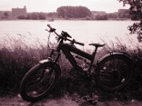 Pause am Rhein  CHINON Auto 3001 Multi Auto Focus, ADOX CHS 100II  - 17.06.2026 -